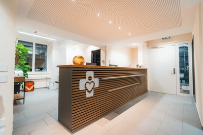 Praxisraum in moderner Ärzteklinik in Zürich-Altstetten – direkt am Letzipark - Image 3