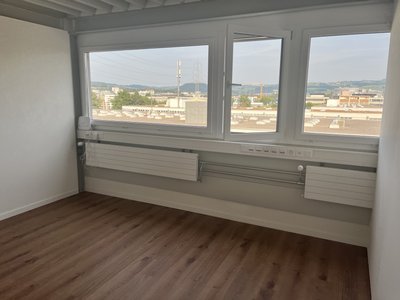 Moderner Praxisraum für Kosmetik, Schönheitspflege &Behandlungen  in Cham zur Miete