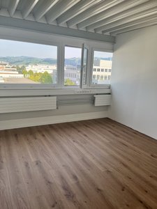 Moderner Praxisraum für Kosmetik, Schönheitspflege &Behandlungen  in Cham zur Miete - Image 2