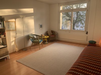 Heller, ruhiger Praxisraum - Image 2