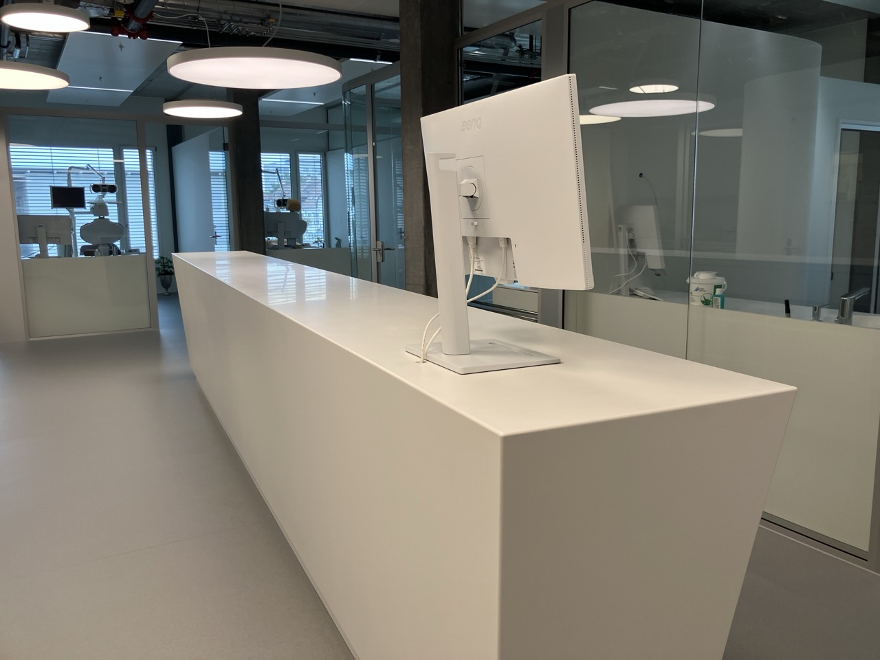 Einmietung in moderner Zahnarztpraxis in Basel – für Zahnärzt:innen oder Fachpersonen Dentalhygiene - Bild 1