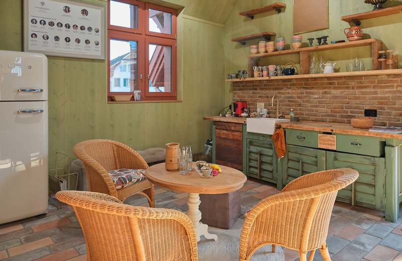 Ein Platz zum Wirken – im liebevoll gestalteten Gemeinschaftsraum - Bild 4