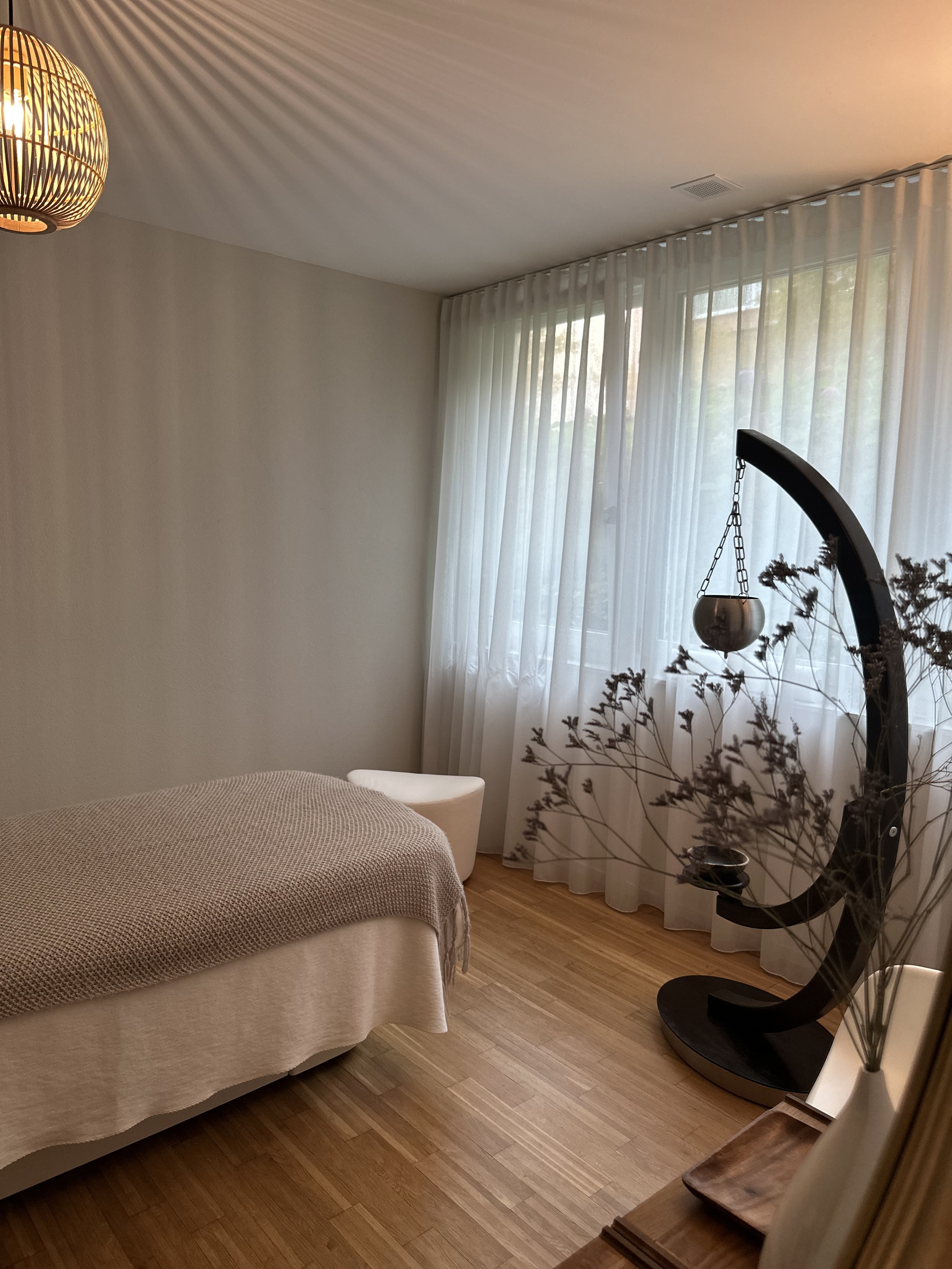 Exklusiv ausgestattete Praxis in Zürich zur Übernahme Ready to use, ideal für Team, Studio oder therapeutische Nutzung - Bild 5