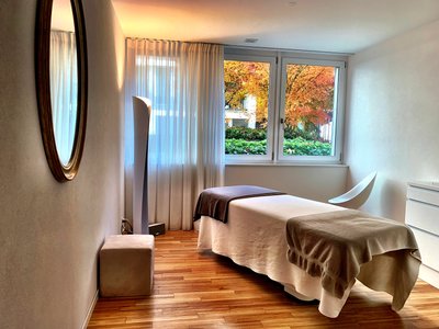 Exklusiv ausgestattete Praxis in Zürich zur Übernahme Ready to use, ideal für Team, Studio oder therapeutische Nutzung - Image 1