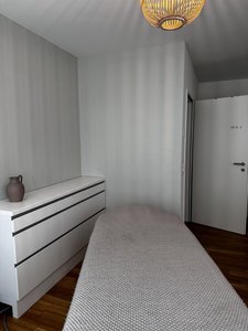 Attraktive Praxisräume auf 3 Halbetagen mit Panorama-Schaufenster in Zürich -4.5 Zimmer-Maisonettewohnung / Erdgeschoss - Image 13