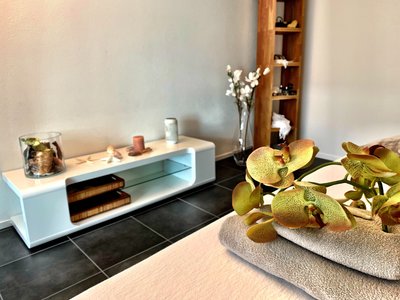 Attraktive Praxisräume auf 3 Halbetagen mit Panorama-Schaufenster in Zürich -4.5 Zimmer-Maisonettewohnung / Erdgeschoss - Image 14