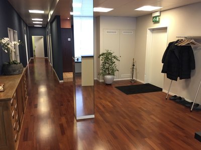 Praxisräume in Küsnacht ZH zur Untermiete – zentrale Lage, stilvolle Gemeinschaft - Image 4