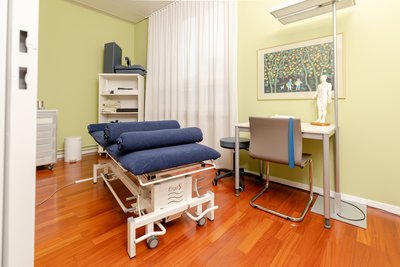 Praxisräume in Küsnacht ZH zur Untermiete – zentrale Lage, stilvolle Gemeinschaft - Image 2