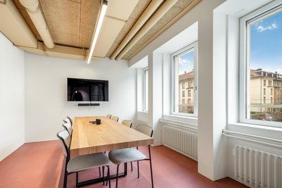 Heller Praxis- oder Therapieraum in Basel | 5 Minuten von Bahnhof SBB, mit Sitzungszimmern & Gemeinschaftsbereich - Image 1