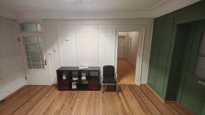 Heller Therapieraum in zentraler Praxis in Schaffhausen Fussgängerzone - Image 5