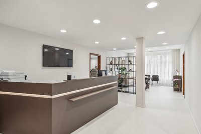 Praxis-/ Therapie Räume –  zentral am Stauffacher Zürich – Für Ärzte, Therapeuten, Coaches und Berater - Image 2