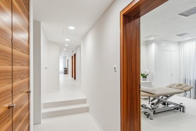 Praxis-/ Therapie Räume –  zentral am Stauffacher Zürich – Für Ärzte, Therapeuten, Coaches und Berater - Image 1