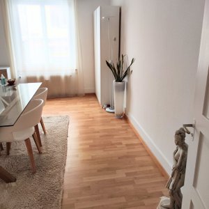 Möblierter Coaching- und Massageraum (mit Verbindungstüre) für 2 Tage pro Woche - Image 2