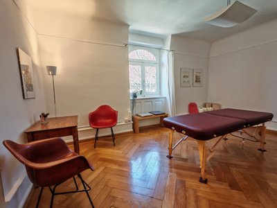 Praxisraum zur Untermiete für 3 - 4 Tage in Zürich Nähe Rigiblick - Image 1