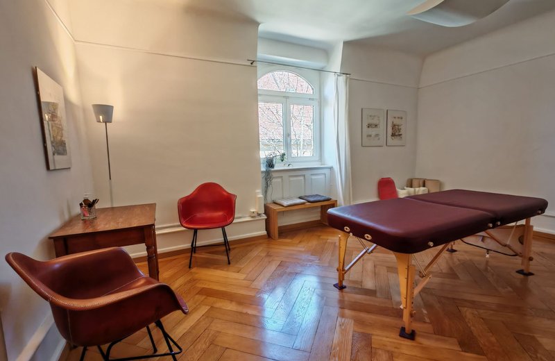 Praxisraum zur Untermiete für 3 - 4 Tage in Zürich Nähe Rigiblick - Image 1
