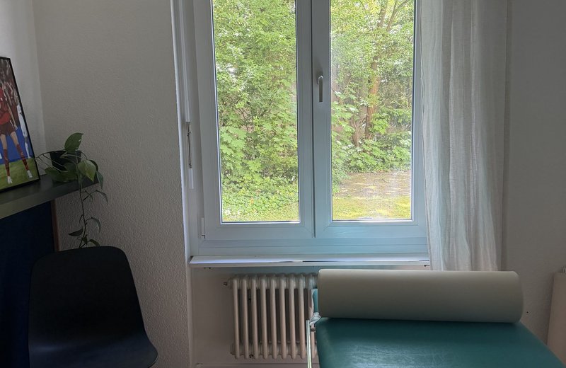 11 m² Behandlungsraum (inklusive elektrische Liege, Tücher und Reinigung) flexibel stunden-, tageweise oder fix mietbar - Bild 2