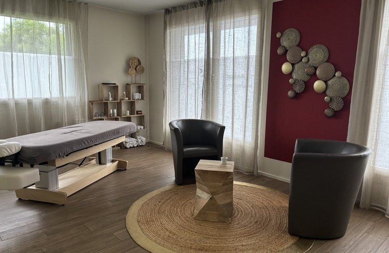 Praxisraum in Wollerau – tageweise mietbar (voll eingerichtet) - Bild 2