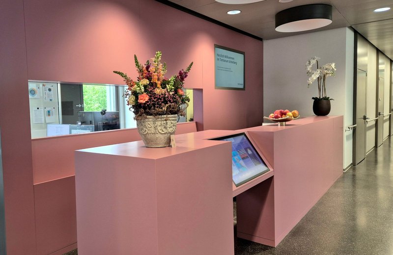 Attraktive, helle, teilweise möblierte Praxisfläche im modernen  Alters- und Pflegezentrum Tertianum Schönberg zu vermieten - Image 1