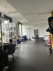 Attraktive, helle, teilweise möblierte Praxisfläche im modernen  Alters- und Pflegezentrum Tertianum Schönberg zu vermieten - Bild 3