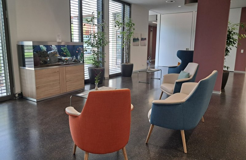 Attraktive, helle, teilweise möblierte Praxisfläche im modernen  Alters- und Pflegezentrum Tertianum Schönberg zu vermieten - Bild 5