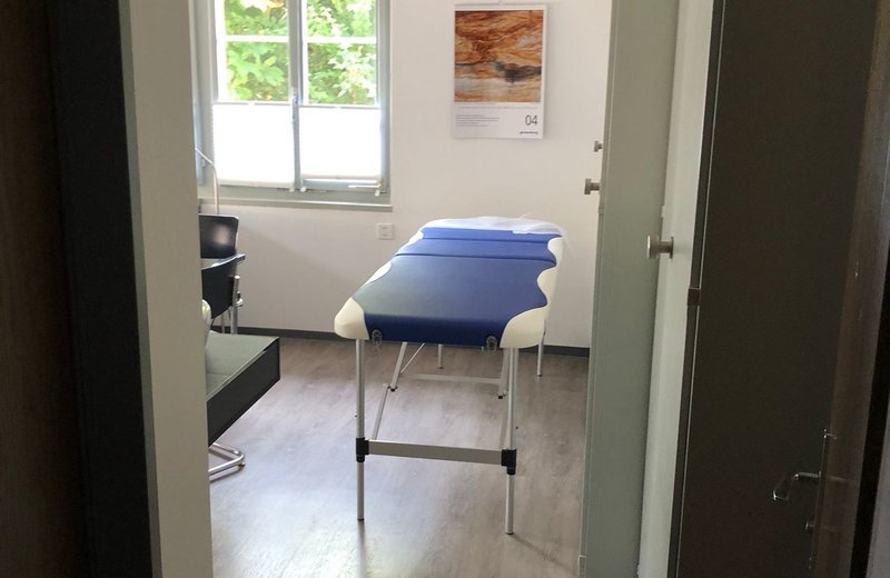 Helle, stilvolle Arztpraxis in einem idyllischen Fachwerkhaus zu vermieten - Image 4