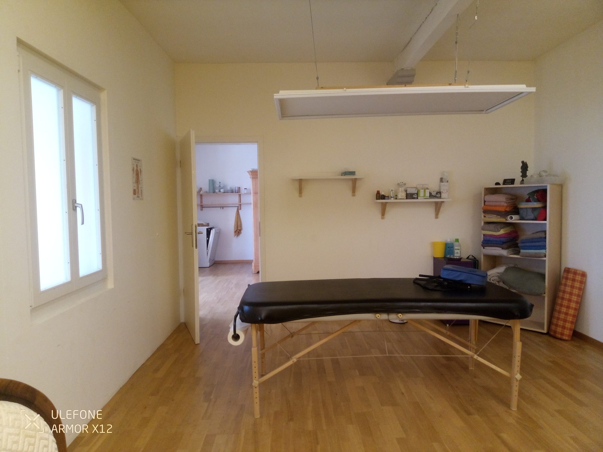 Sehr heller, grosser Praxisraum in Oberuzwil zur Untermiete - Bild 1
