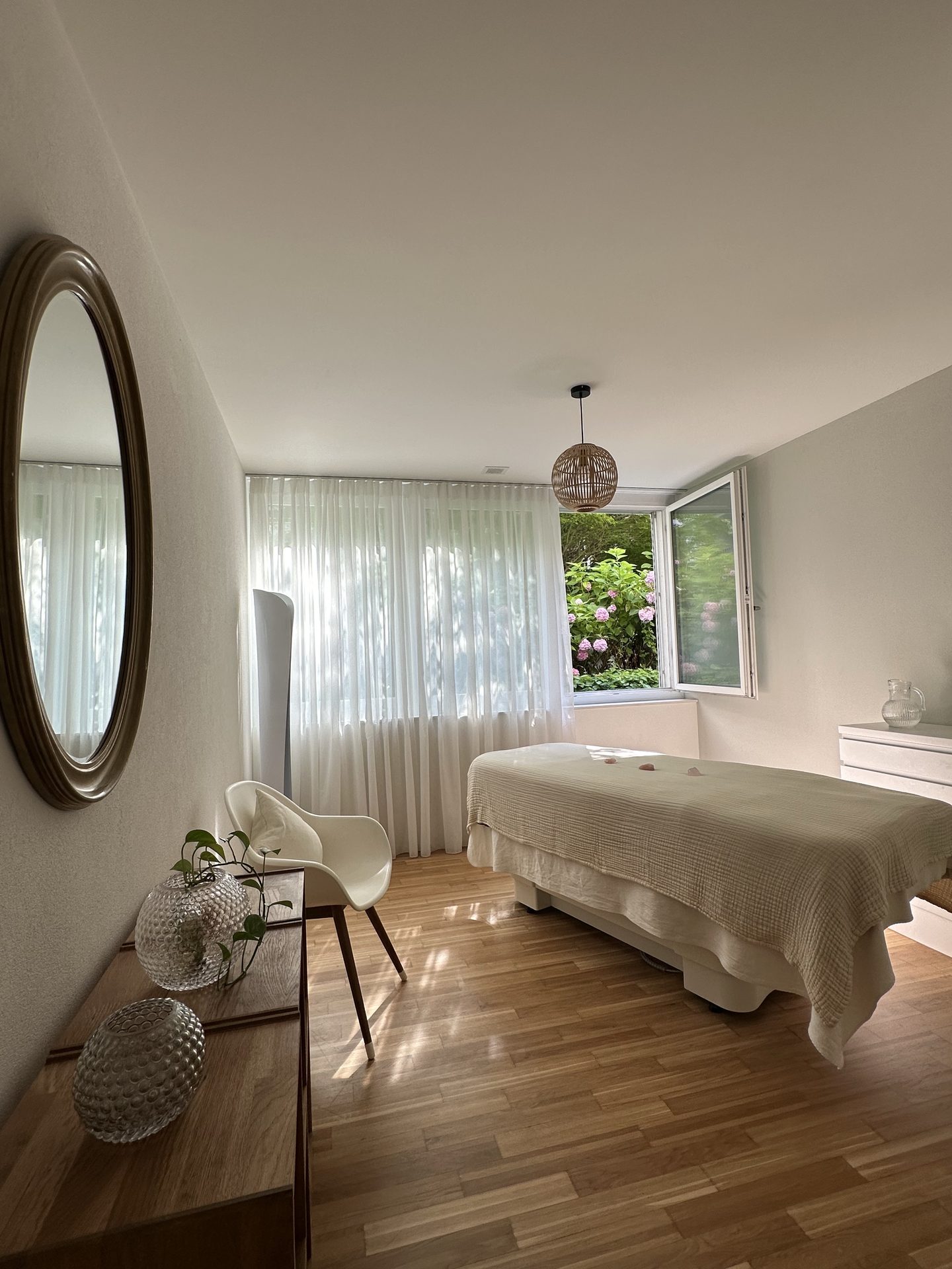 Praxisraum zur Untermiete im Longevity Studio SKIND, 2 Min von Shilcity - Bild 1