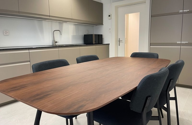 Zentrale möbillierte Praxis / Büro / Coaching Raum nähe Zürich HB - Bild 2