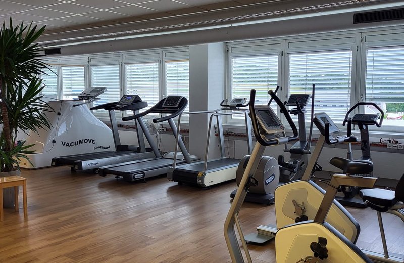 Nachfolge: zu übergeben bzw. Aufbau Gruppenpraxis, modernes helles Physiotherapiezentrum (GmbH) mit grosser MTT  in attraktiver Lage 20 Minuten von Bern- ideal für Gruppenpraxis - Image 8