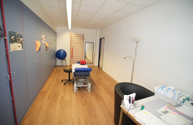 Nachfolge: zu übergeben bzw. Aufbau Gruppenpraxis, modernes helles Physiotherapiezentrum (GmbH) mit grosser MTT  in attraktiver Lage 20 Minuten von Bern- ideal für Gruppenpraxis - Image 18