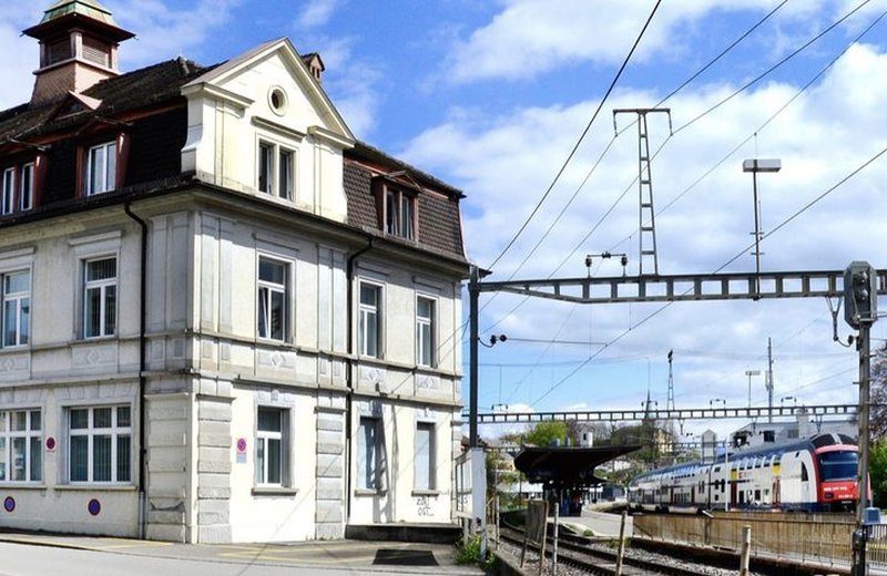 Praxisraum mieten in Stäfa ZH – heller Altbau am Zürichsee - Image 3