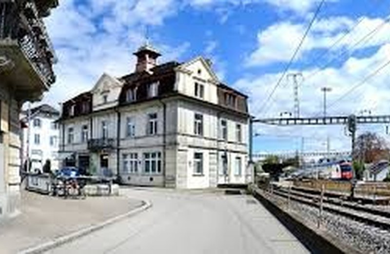 Repräsentativer und sehr zentral gelegener Praxis- oder Büroraum - Image 3