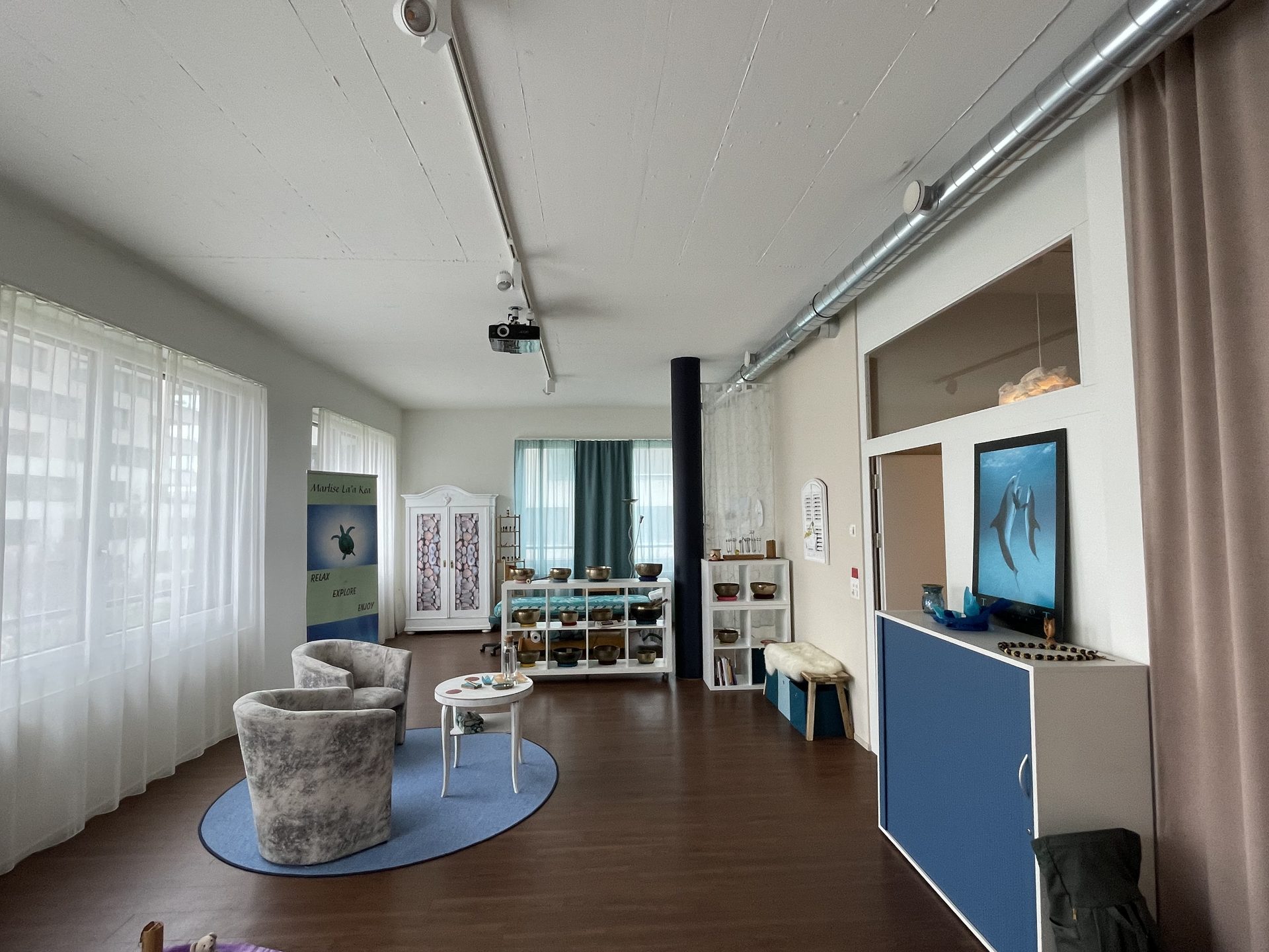 Heller, ruhiger, grosser Praxisraum - Bild 1