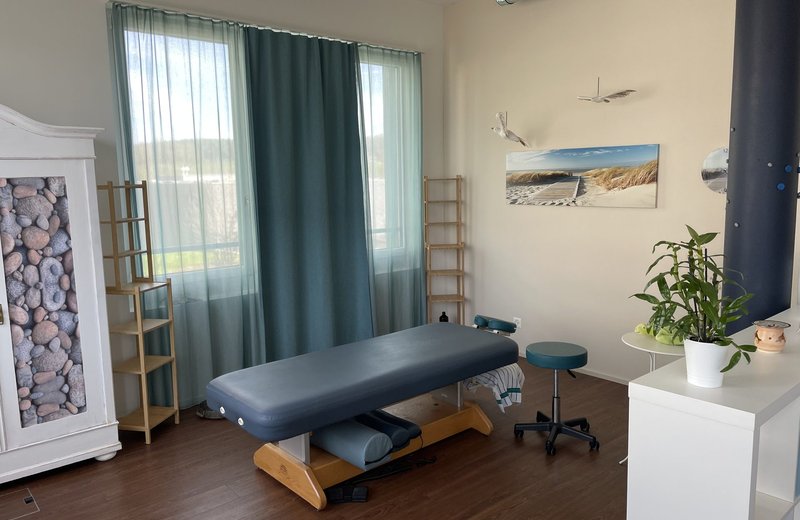 Heller, ruhiger, grosser Praxisraum - Bild 2