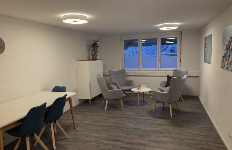 Zwei Praxisräume in Glarus - auch einzeln und tageweise mietbar - Bild 3