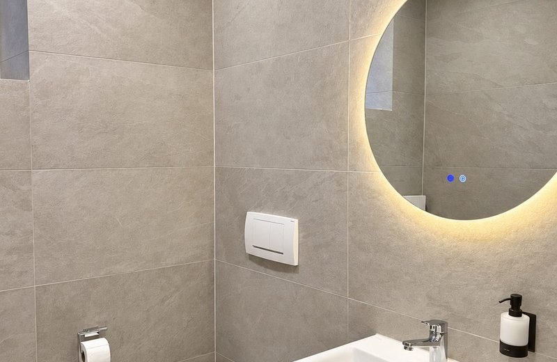 Neu renovierter Praxisraum, 32 m2 direkt am Löwenplatz - unmöbliert - Image 7