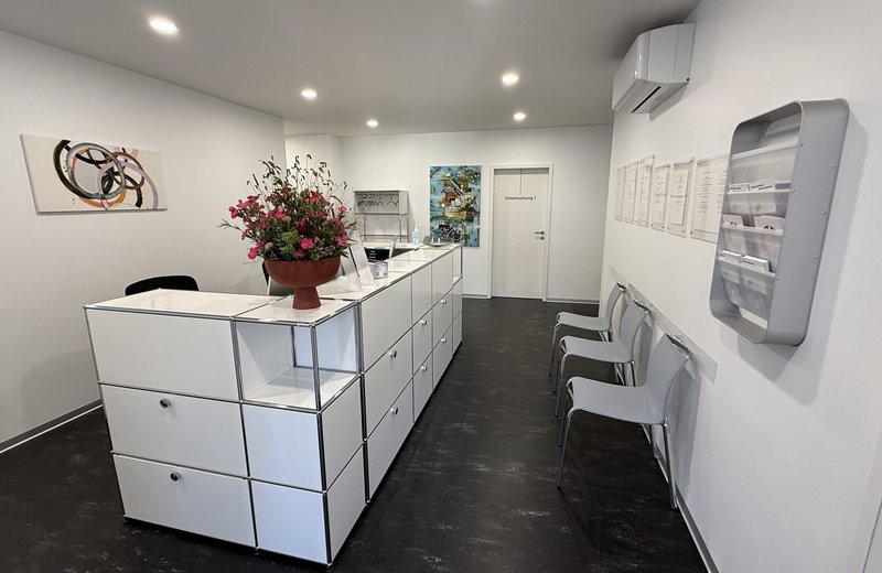 Moderne Praxisräumlichkeiten an zentraler Lage in Reinach BL - Image 1
