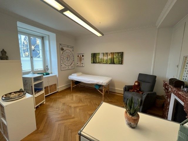 Heller Praxisraum (20 m²) direkt beim Zytglogge in Bern - Bild 1