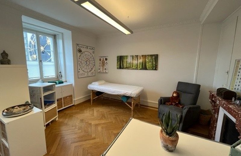 Heller Praxisraum (20 m²) direkt beim Zytglogge in Bern - Image 1
