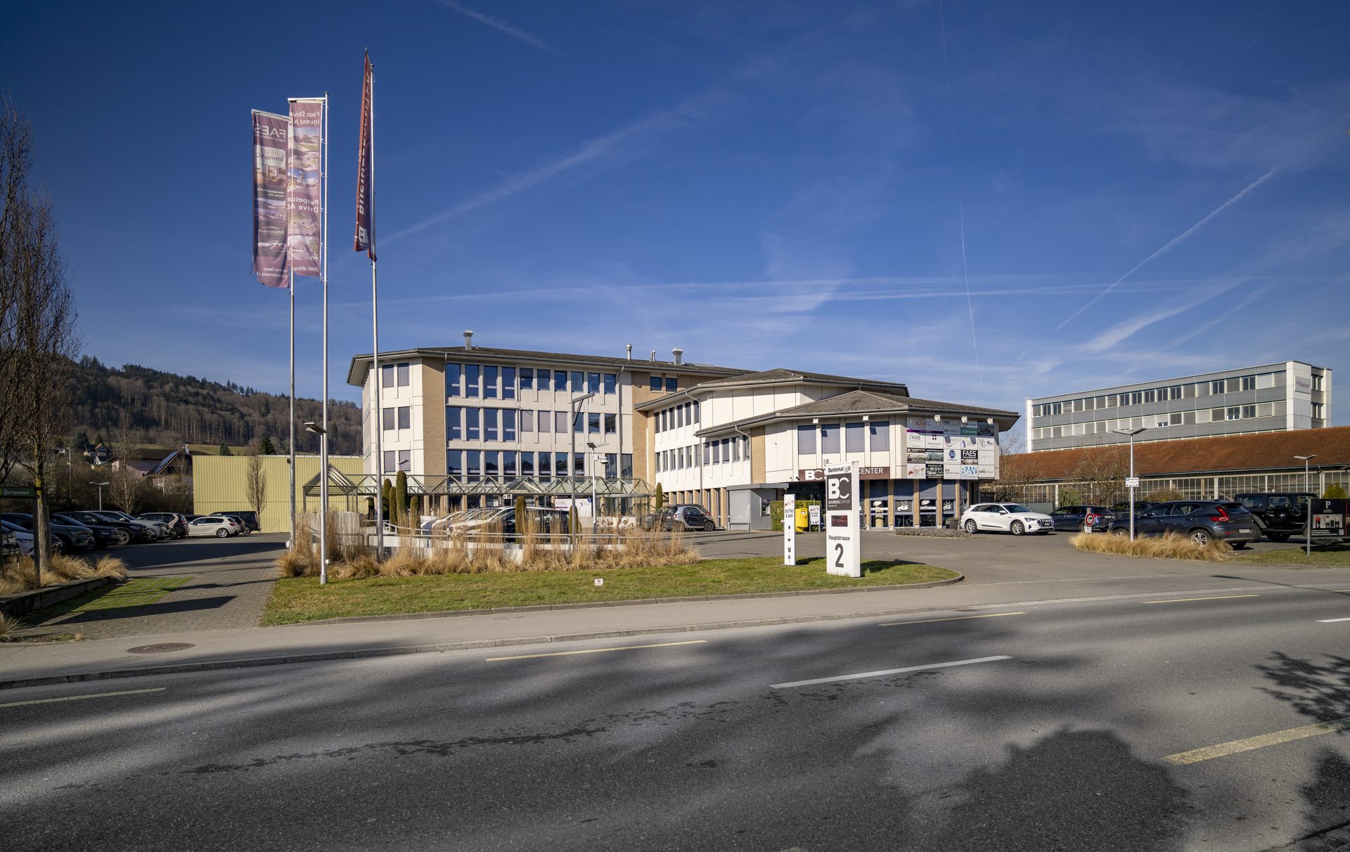 Attraktive Praxisflächen an zentraler Lage im BUSINESSCENTER in Menziken AG zu vermieten - Bild 1