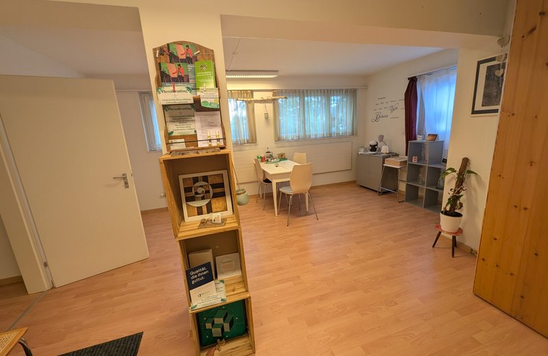 Günstiger Praxisraum (20m2) in Zürich-Schwamendingen – ideal für Therapie, Coaching & Workshops - Image 5