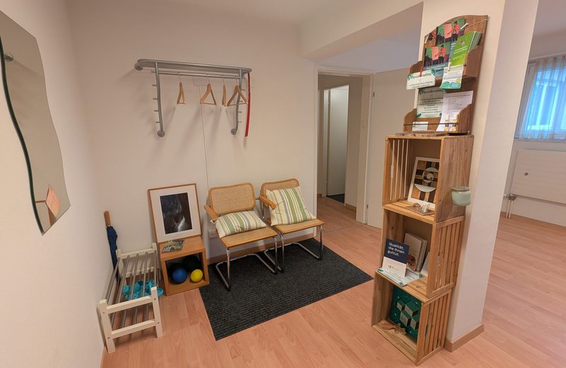 Günstiger Praxisraum (20m2) in Zürich-Schwamendingen – ideal für Therapie, Coaching & Workshops - Image 4
