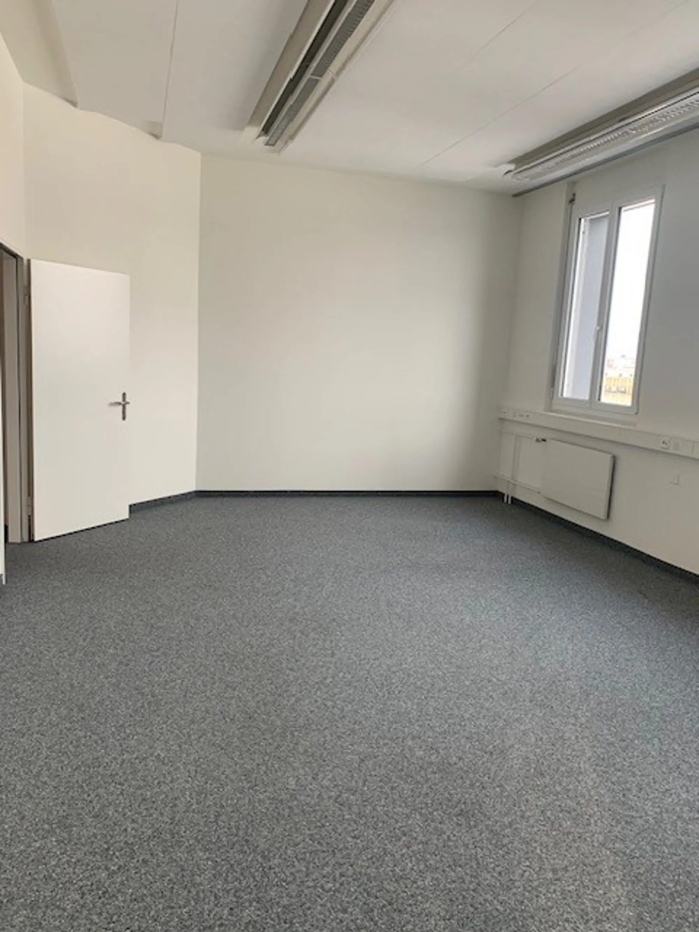 Praxis mieten in Urdorf ZH – 6 Räume für Praxisgemeinschaft geeignet - Bild 1