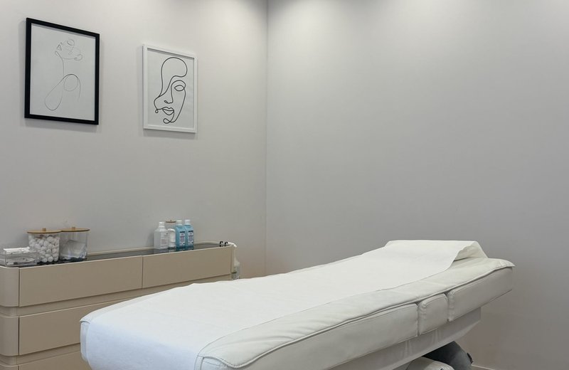 Praxis-/Klinikräume in der Stadt Zürich für Ärztin/Arzt/Therapeut/in verfügbar - Image 3
