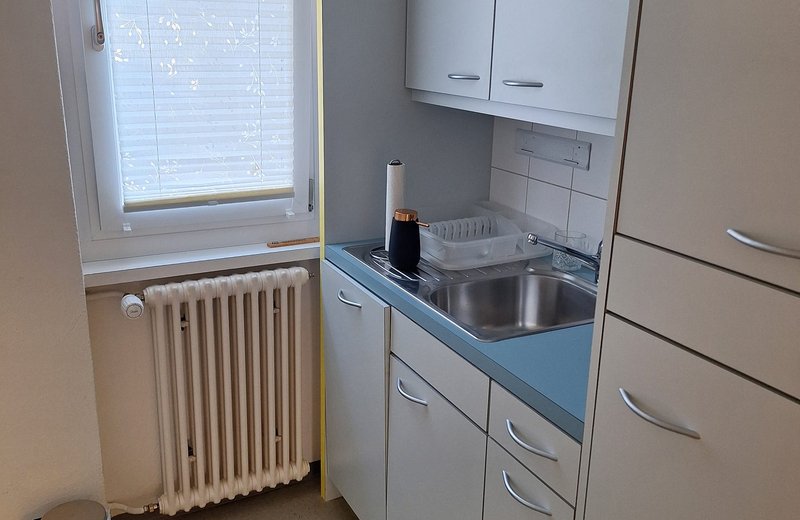 HOCHWERTIGE, KOMPLETT NEU EINGERICHTETE PRAXIS IM HERZEN VON LACHEN SZ - Image 7