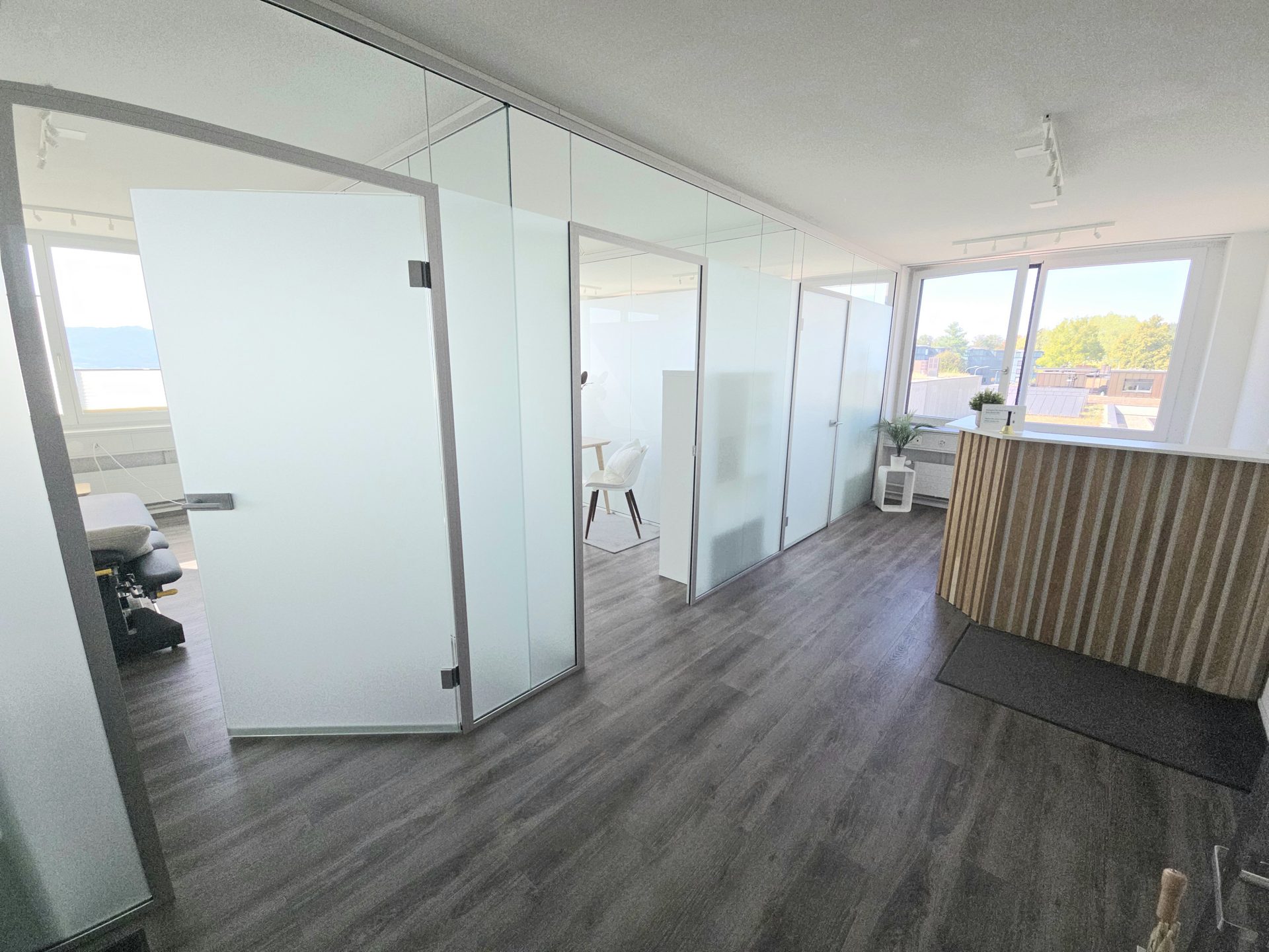 Schöne Praxis- oder Büroräume, 110 m², Zürich-Witikon – Nachmieter gesucht - Bild 1