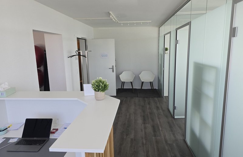 Schöne Praxis- oder Büroräume, 110 m², Zürich-Witikon – Nachmieter gesucht - Bild 2