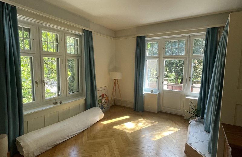 Schöner Praxisraum in Jugendstil-Villa - Image 1