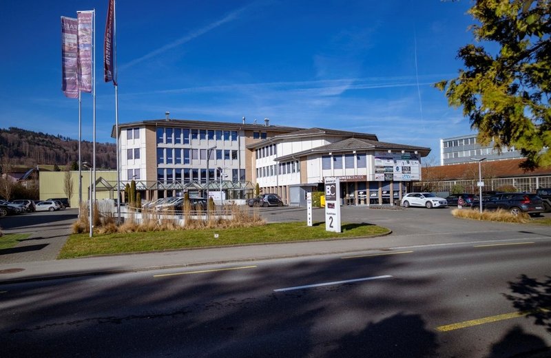 Attraktive Praxisflächen oder Therapieräume ab 11 m² an zentraler Lage im BUSINESSCENTER in Menziken AG zu vermieten - Image 2