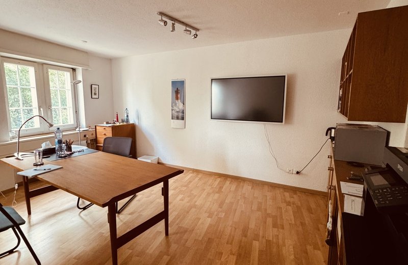 Praxisraum in Zürich Albisrieden in charmantem Altbau zur Untermiete - Bild 2